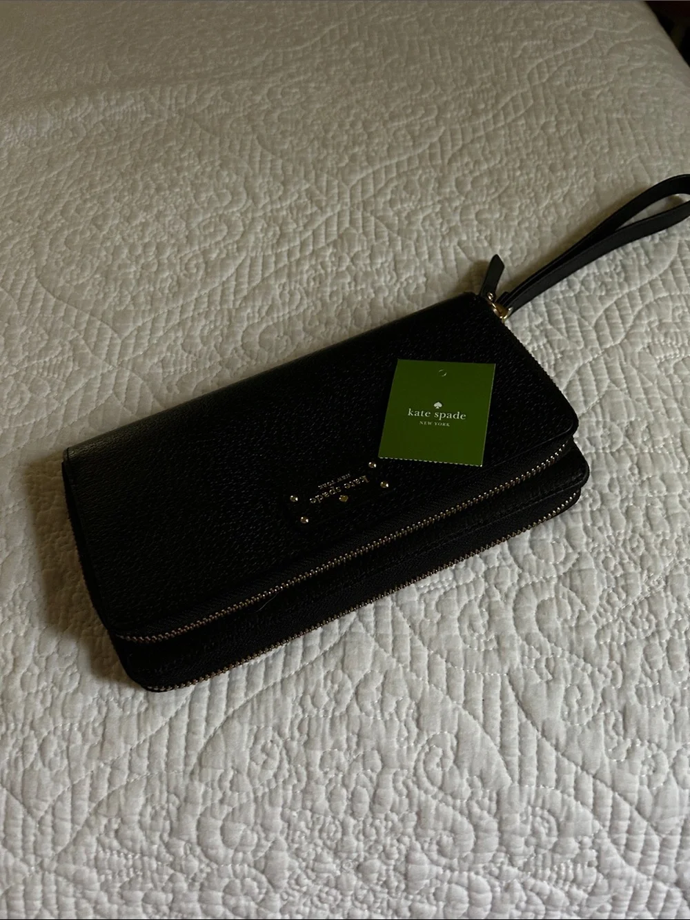 kate spade Anita Grove street black Pebbled Leather Wristlet Wallet zip around